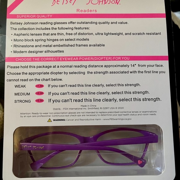 Set of three Betsy Johnson readers - Picture 2 of 6